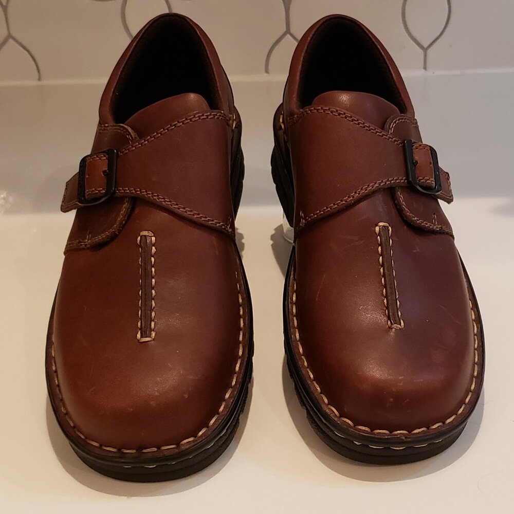 Eastland Syracuse Brown Leather Slip on Closed Toe Shoe - Picture 7 of 13